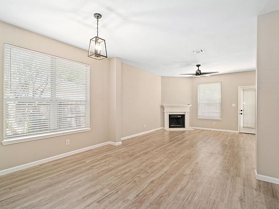 2nd image of 3957 Parkhaven Dr