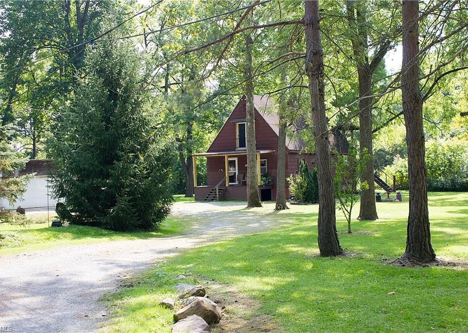 1st image of 313 Greenview Dr