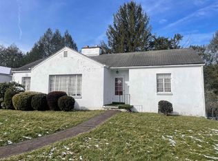 941 Farms Dr, Fairmont, WV 26554