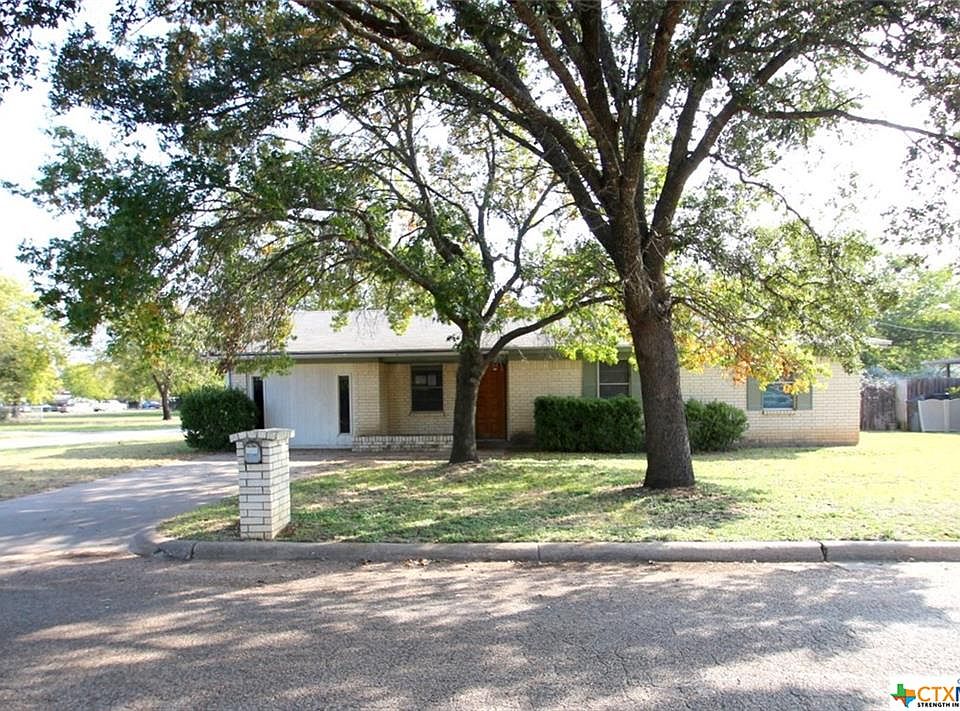 1st image of 301 Shady Ln