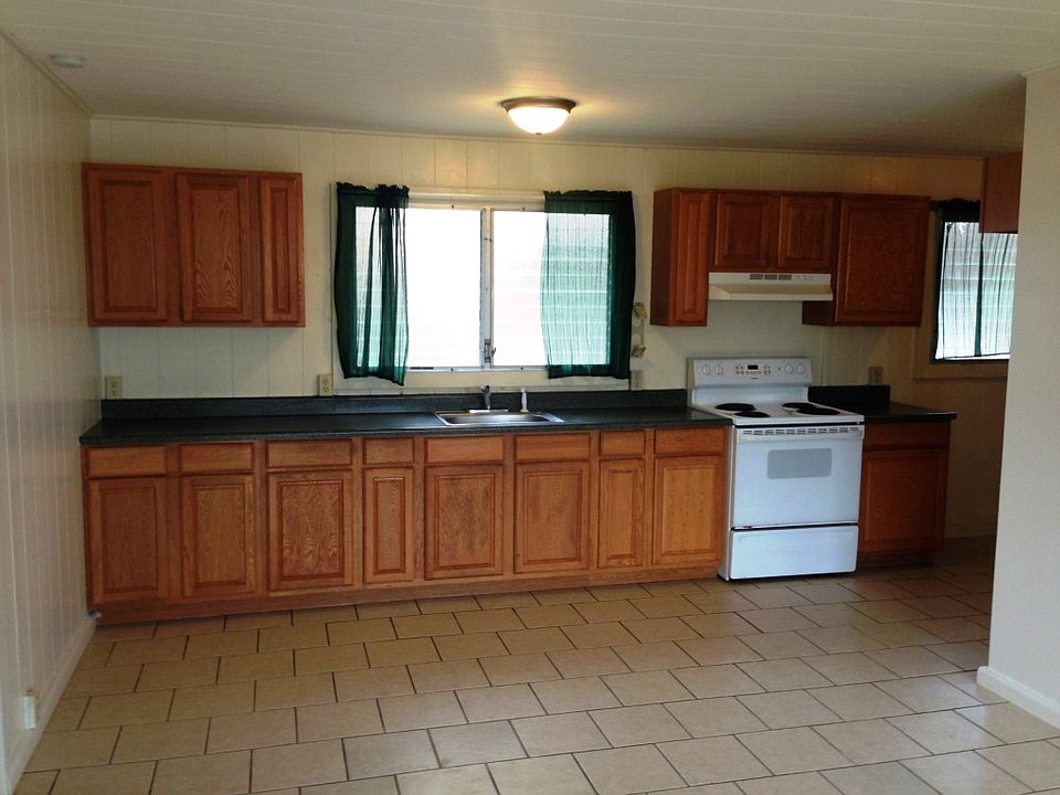 2nd image of 26 Lakeview Cir APT D3