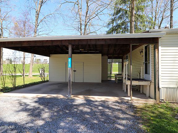 3rd image of 813 Elm Dr