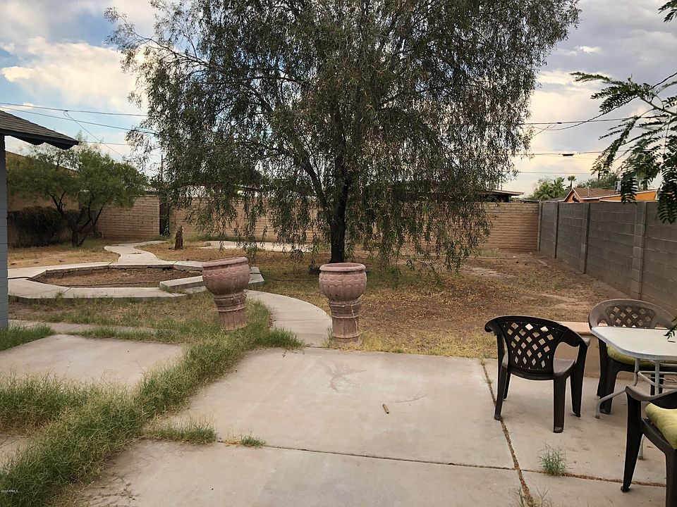 2nd image of 119 N 30th Dr