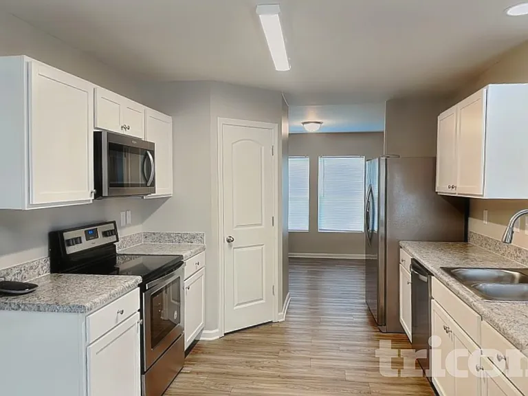 339 Oakleigh Ln — Photo 6