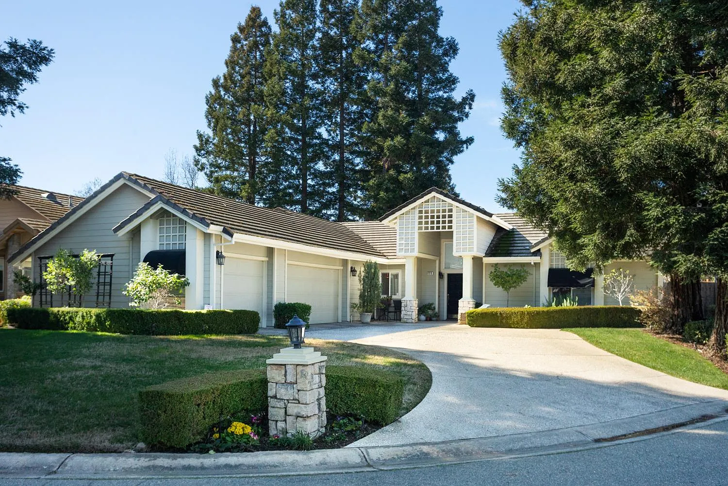 810 Teal Ct photo 1
