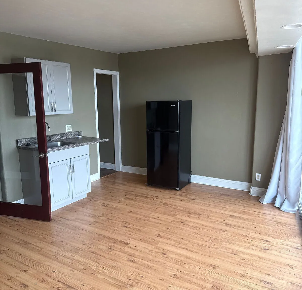 100 N Arlington Ave — Photo 1