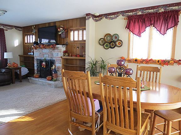 3rd image of 202 Parkview Dr
