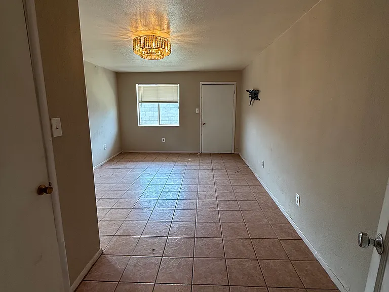 2315 W Vista Ave #1 — Photo 2