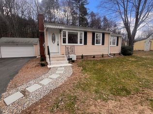 51 Lovely St, Canton, CT 06019