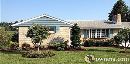 Nicely landscaped and well maintained!