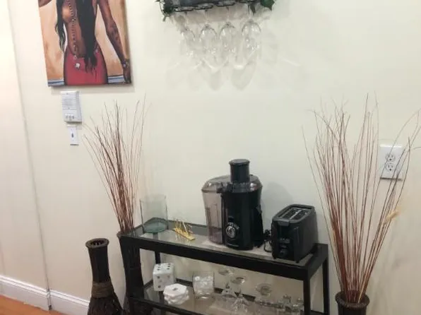 1362 Saint John's Place image 11 of 15