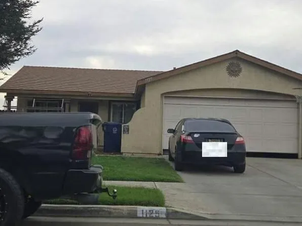 1125 La Dawna St, Tulare, CA 93274