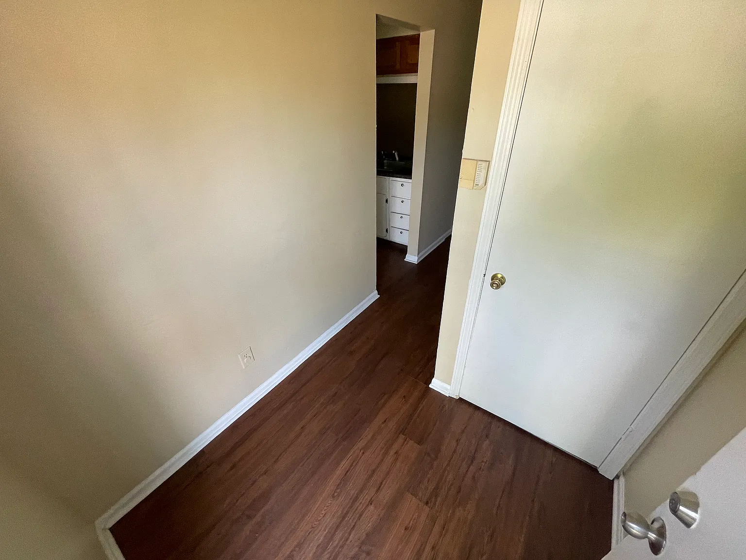 2 bed, 1.5 bath, 1056 sqft, $1,195 — Photo 2