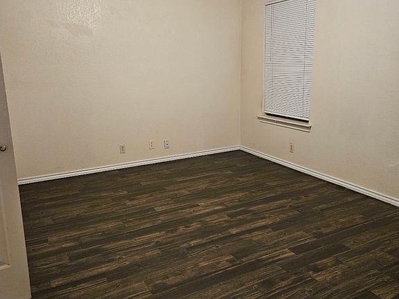 4th image of 2109 Camellia St