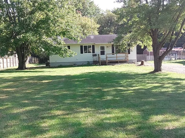 5056 Epley Ct, Webberville, MI 48892