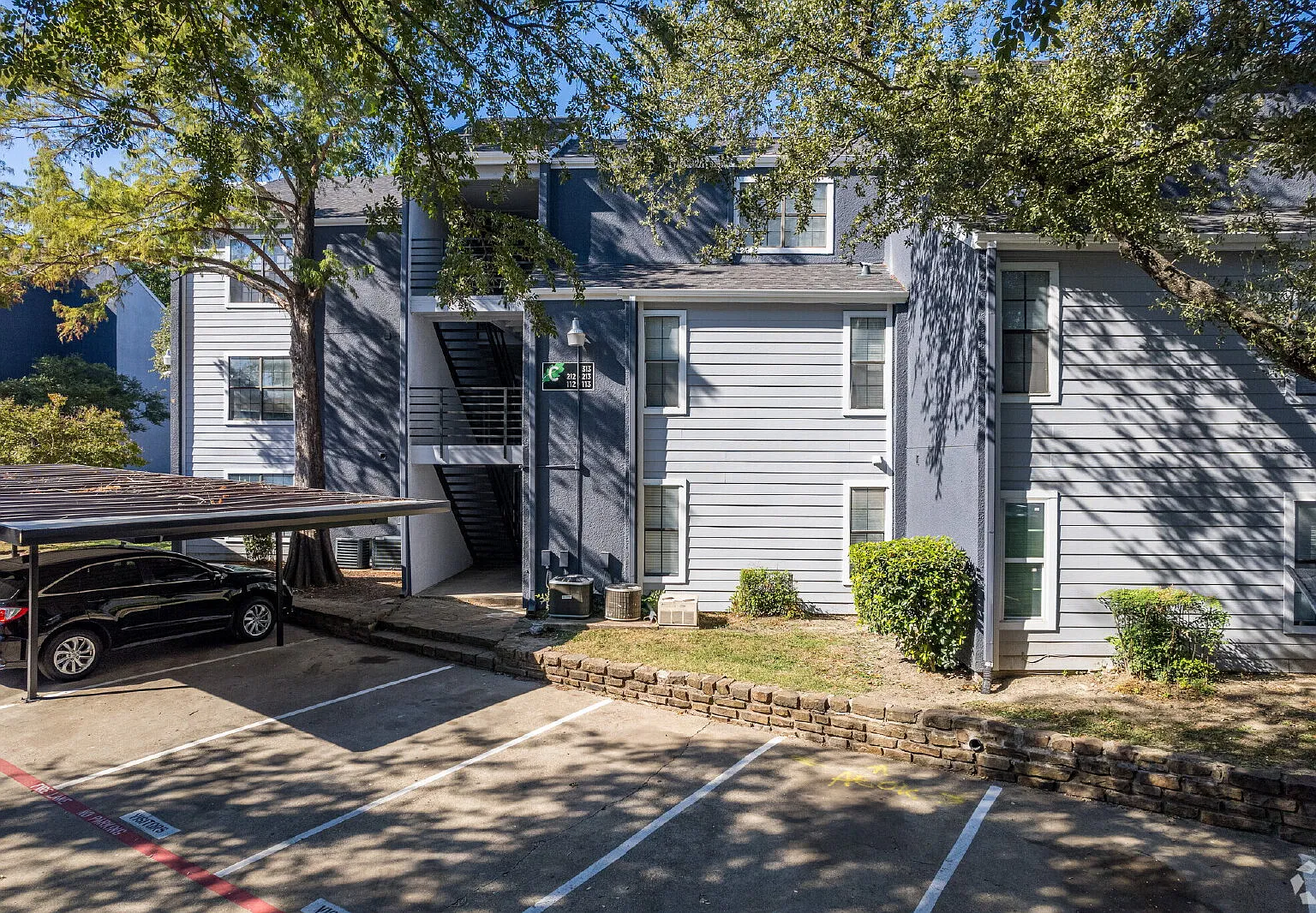 1 bed, 1.0 bath, 777 sqft, $900 — Photo 4