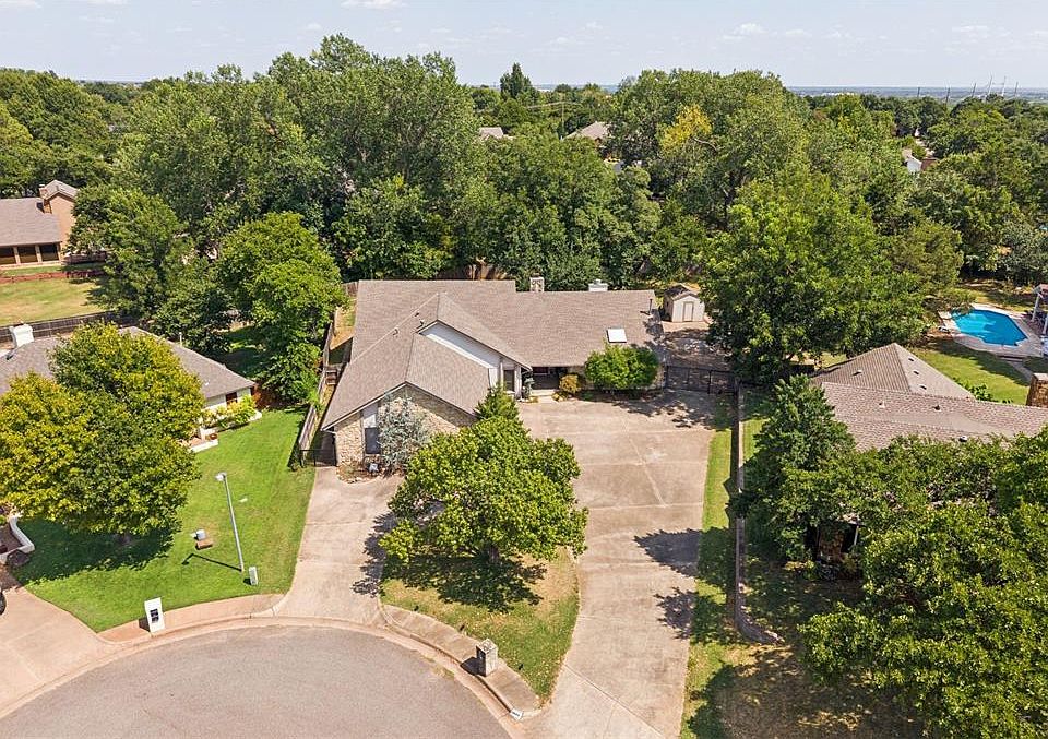 1st image of 2008 Mistletoe Ct