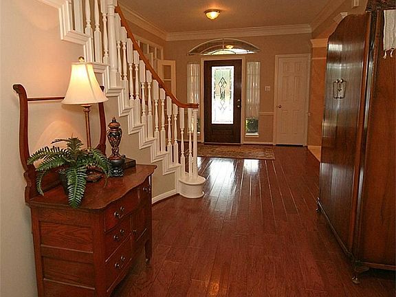 4th image of 1903 Valleria Ct