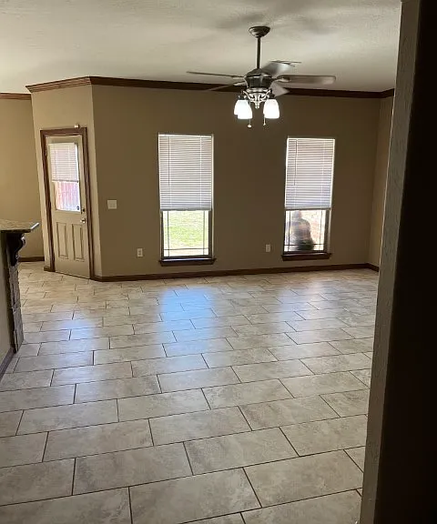 394 NE Simmons Cir — Photo 6