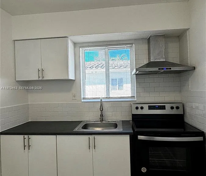 120 NE 55th St #4 — Photo 6