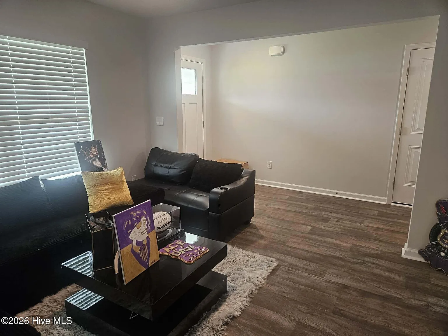 4 bed, 2.5 bath, 2338 sqft, $2,800 — Photo 4