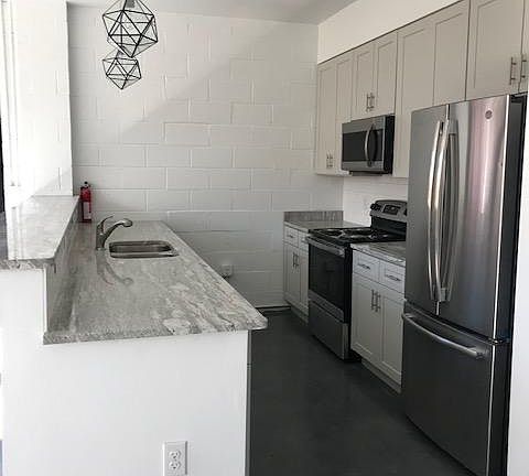 3rd image of 508 Saint James St #3