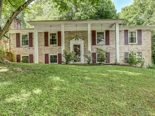 213 Royal Dr, Kingsport, TN 37663