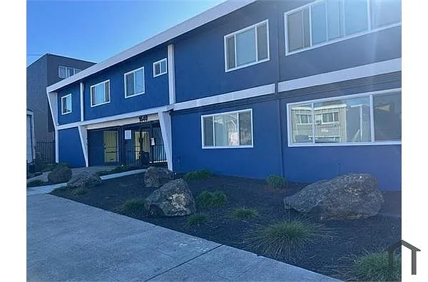 Building Photo - 1640 6th Ave