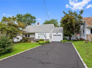 916 Lyman Ave, Peekskill, NY 10566