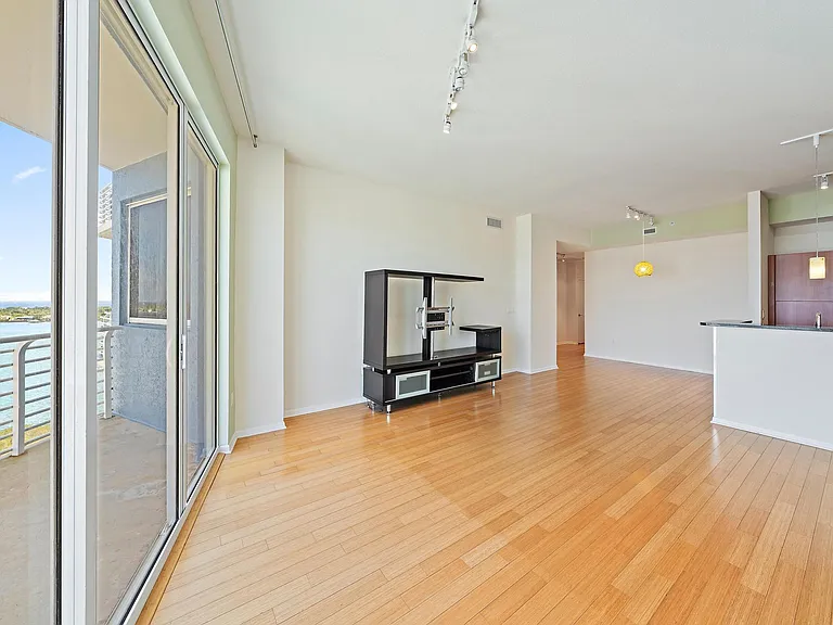 1551 N Flagler Dr #Penthouse L7 — Photo 8