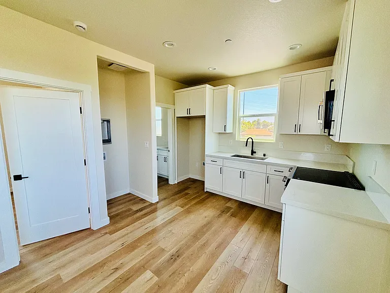 243 E 3rd St #241 — Photo 7