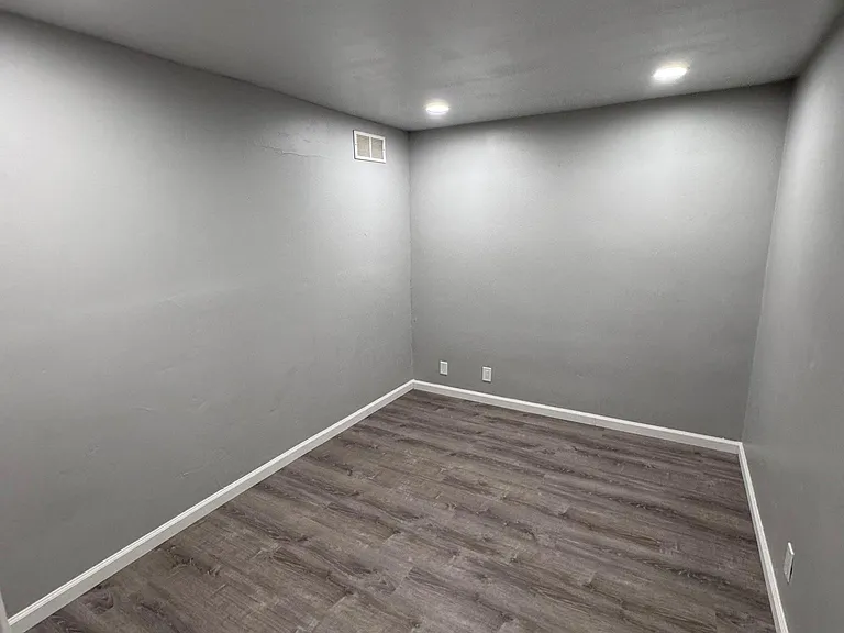 1125 Lochbrae Rd #1 — Photo 15