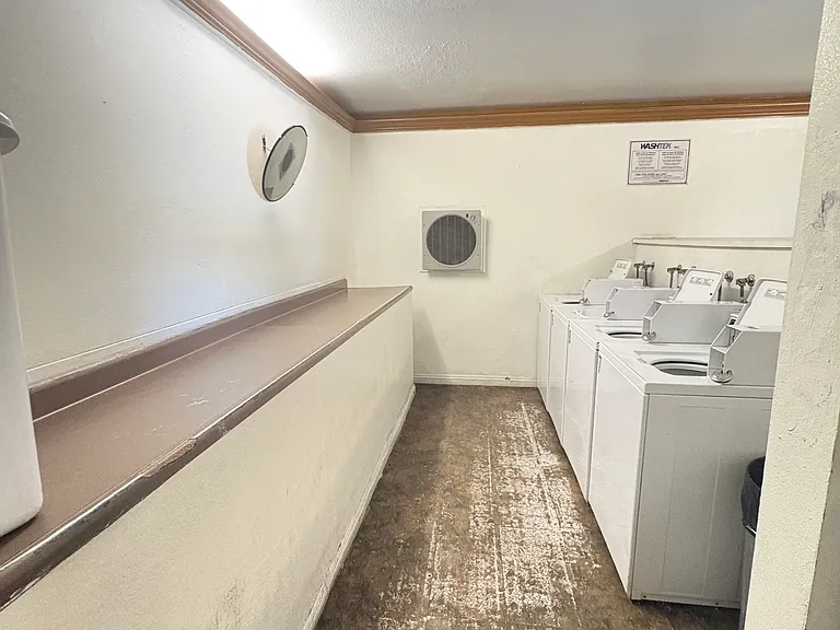 1051 Rock Springs Rd #142 — Photo 15