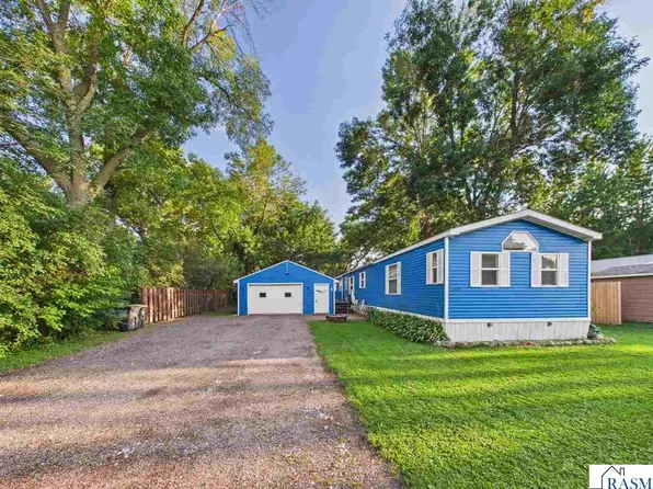 701 Oak Ave, Madison Lake, MN 56063