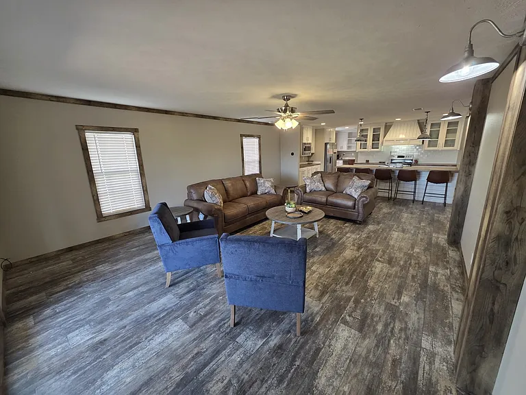 1242 N Alameda Rd — Photo 10