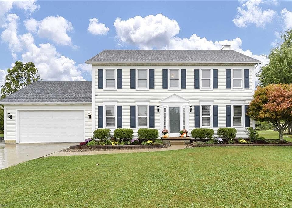1st image of 692 Meadow Ln