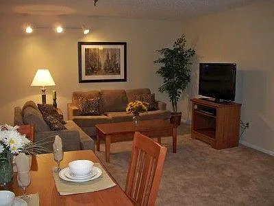 Lakeview — Photo 27
