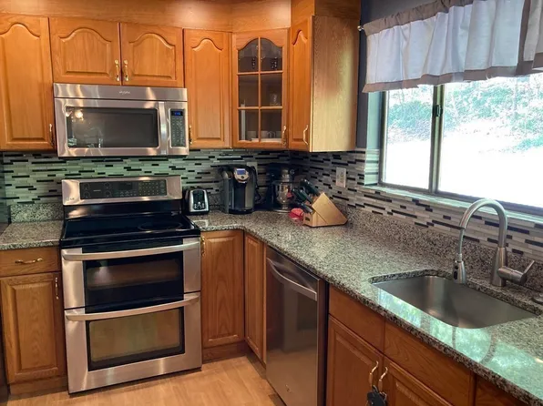 30 Speen St #30, Natick, MA 01760