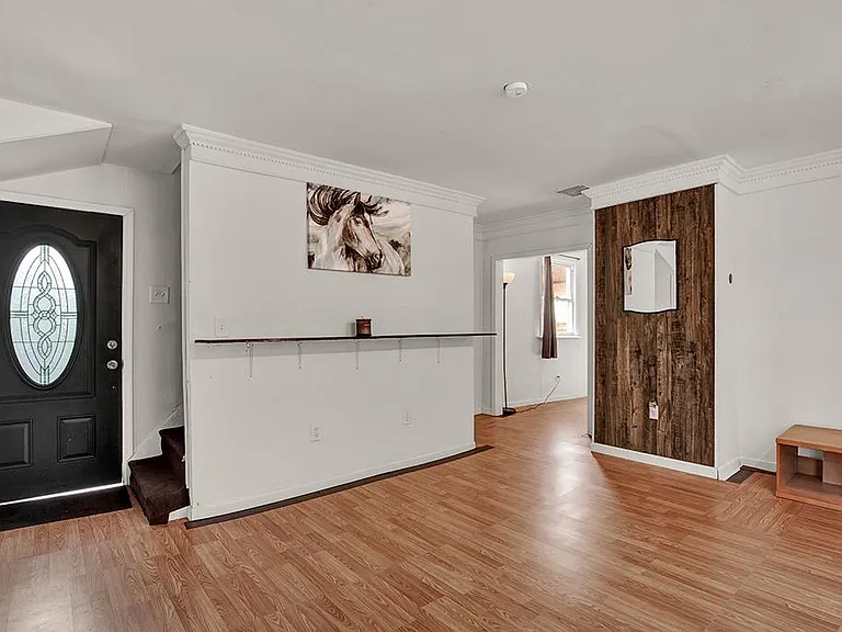 220 Crest Ave — Photo 8