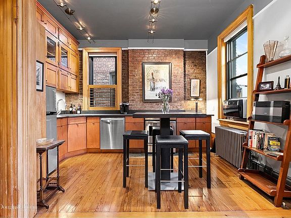 2nd image of 223 W 21st St APT 5L