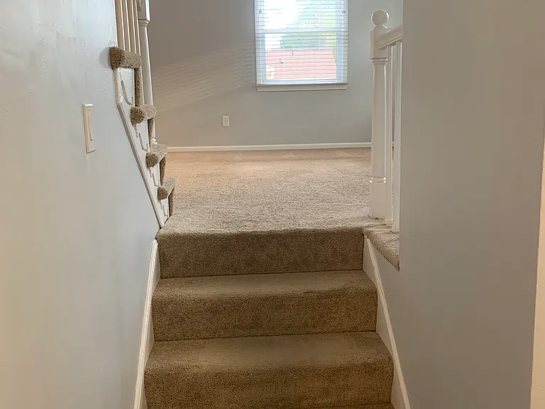 347 Green Meadows Dr — Photo 3
