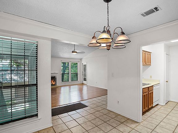 5th image of 1202 Thorpe Ln APT 206
