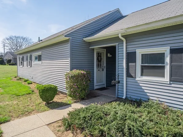 234 Greenwood Ter, Chicopee, MA 01022