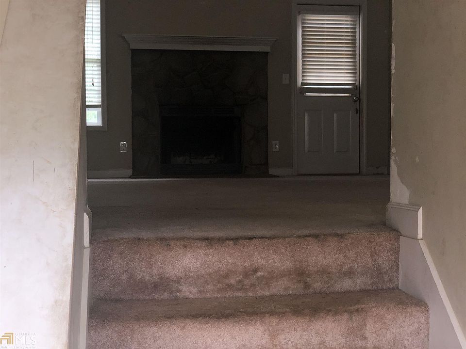 2nd image of 261 Logans Dr SE