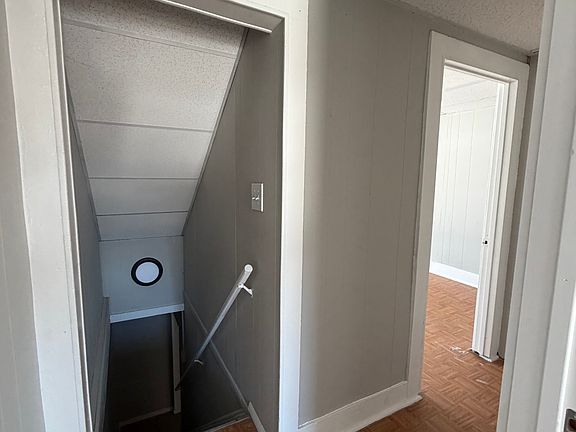 3rd image of 160A Macarthur Ave #A