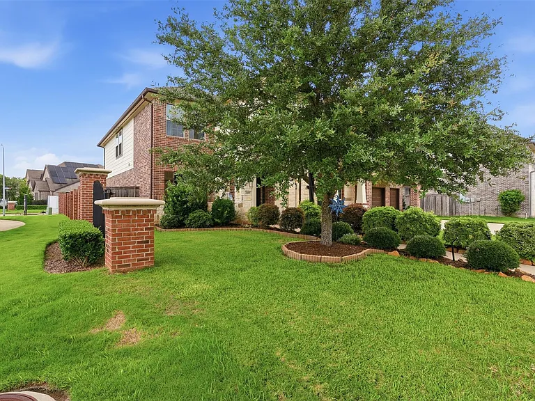2410 Ginger Mist Ct — Photo 46