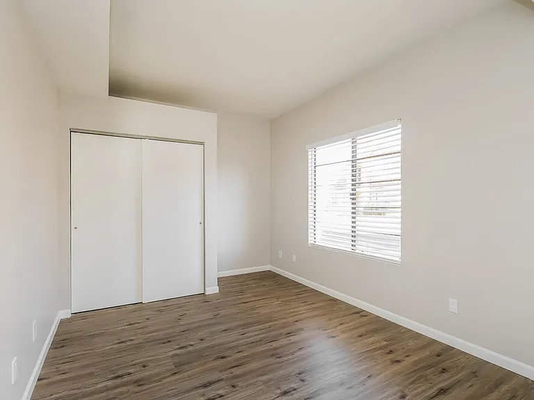 1338 N Brittany Ln — Photo 15