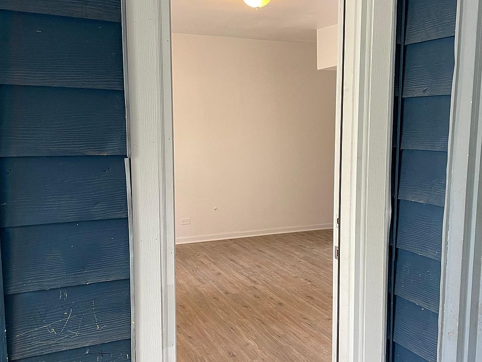 1st image of 27 Hill Ave #2