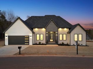 729 New South Ct, Wellford, SC 29385