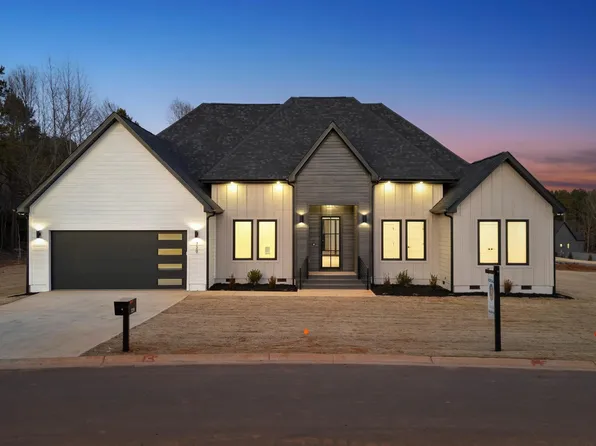 729 New South Ct, Wellford, SC 29385